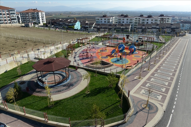 YENİ MAHALLE SEMT SAHASI HİZMETE GİRDİ