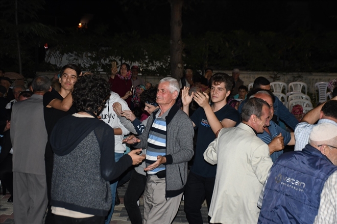 HUZUREVİ SAKİNLERİ GÖNÜLLERİNCE EĞLENDİ